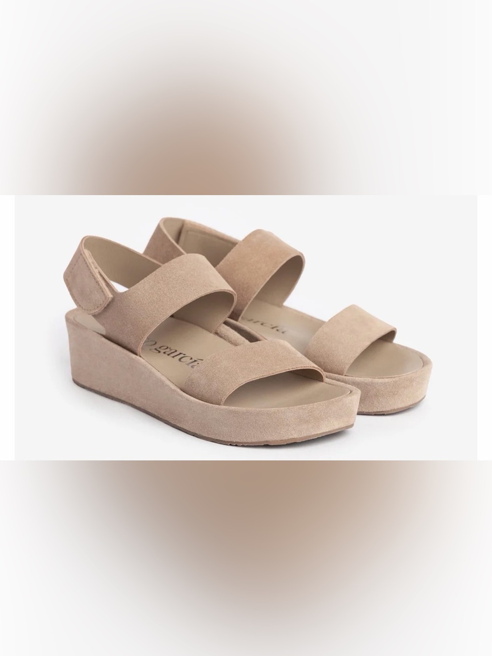 Pedro García Lacey flatform wedge sandals in beige suede. Size 42.